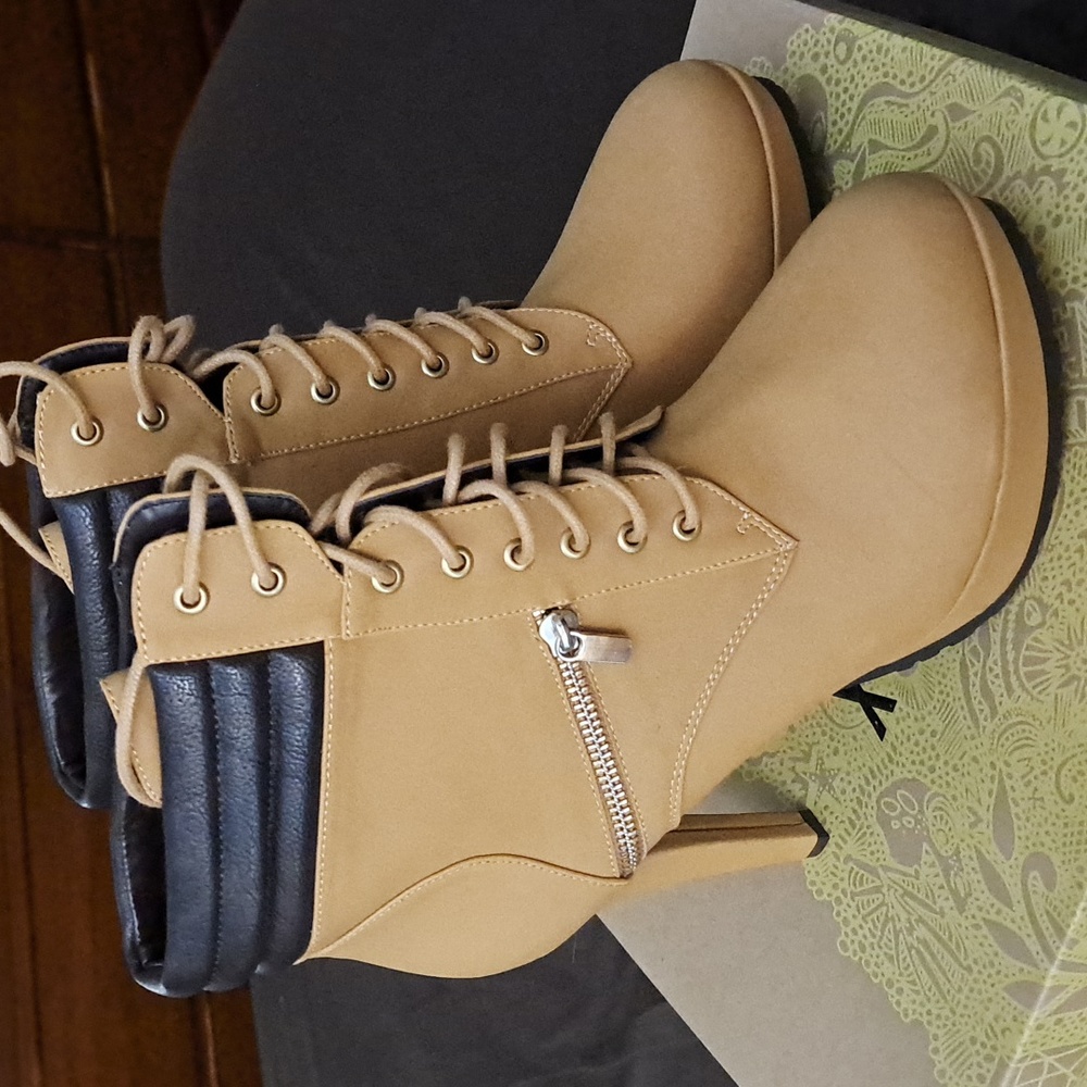 Workboots Stilettos NEW size 11